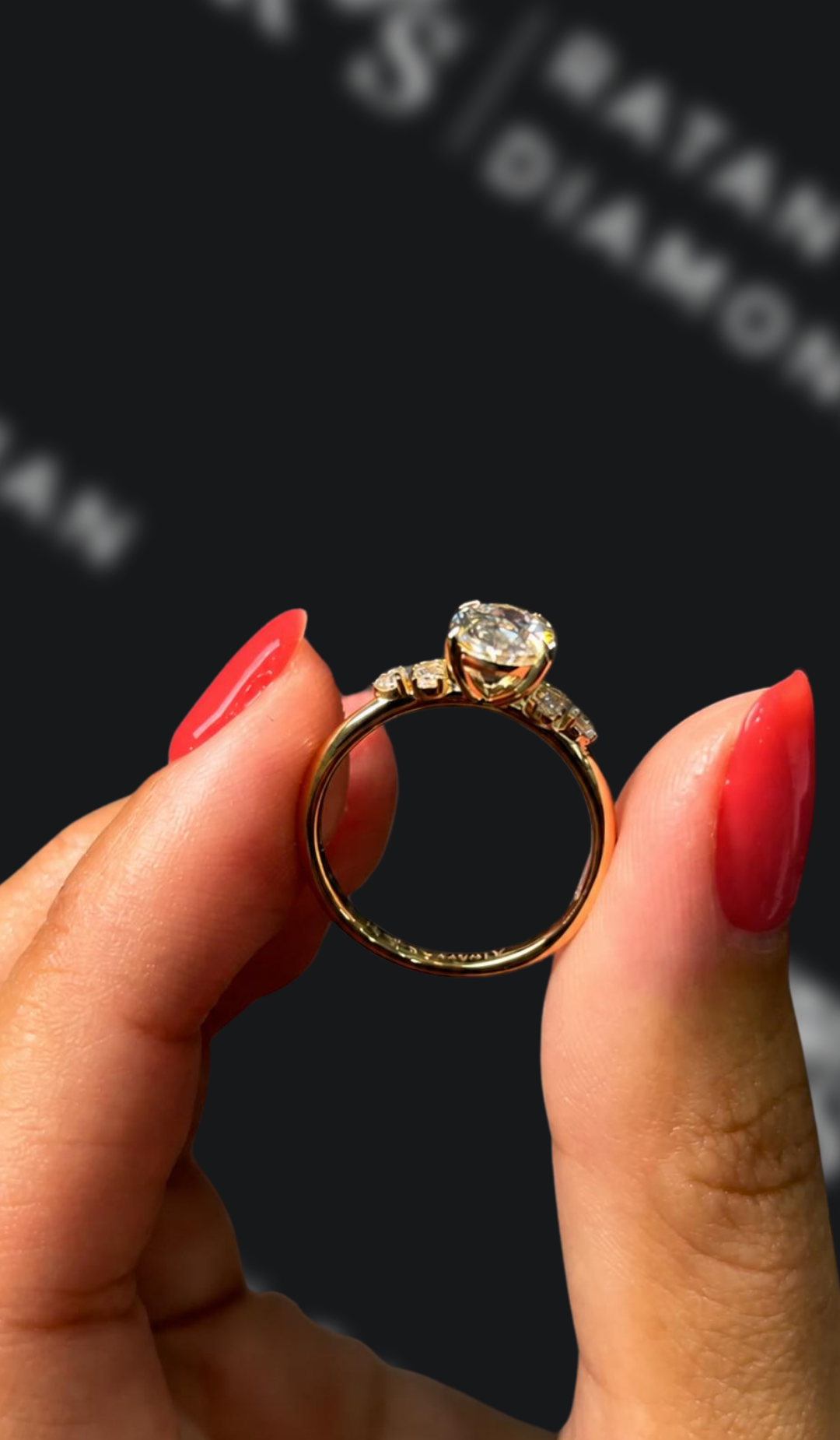 1 carat oval natural diamond engagement ring by Ratan Sajan Diamonds Dubai