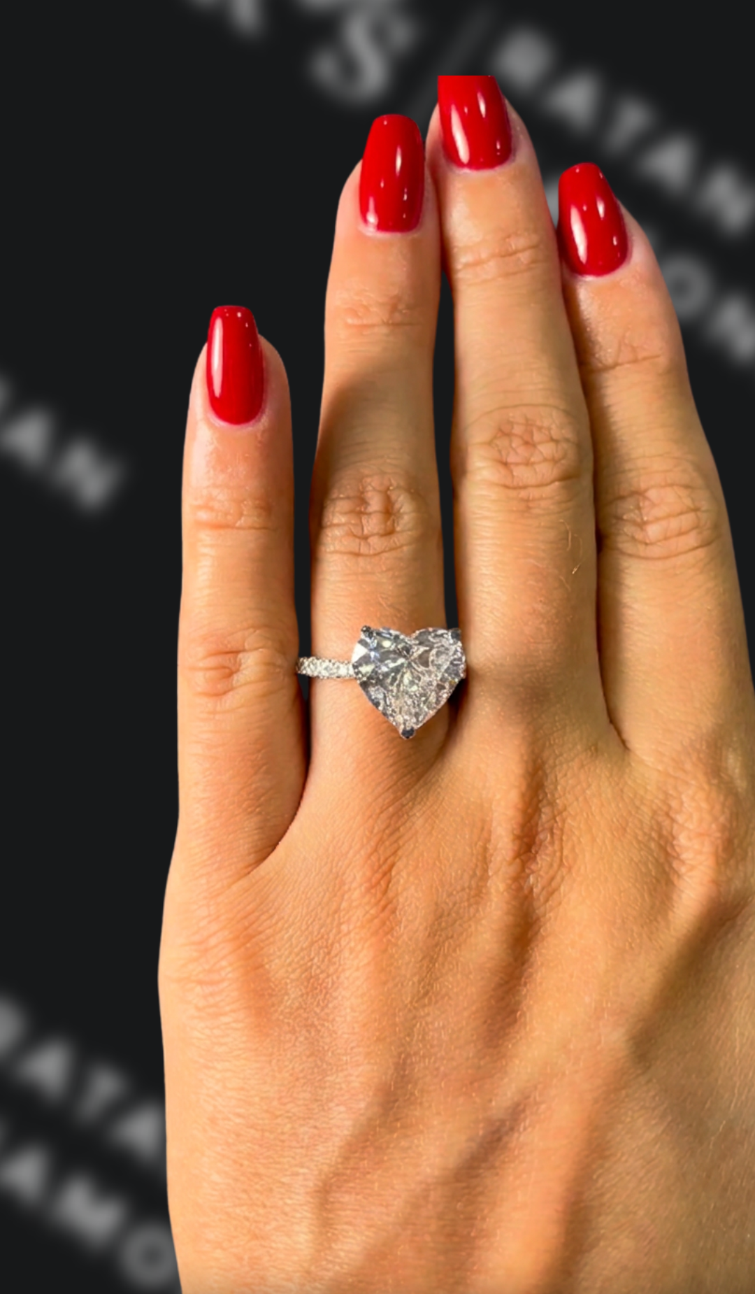 5 carat heart shaped natural diamond engagement ring by Ratan Sajan Diamonds Dubai