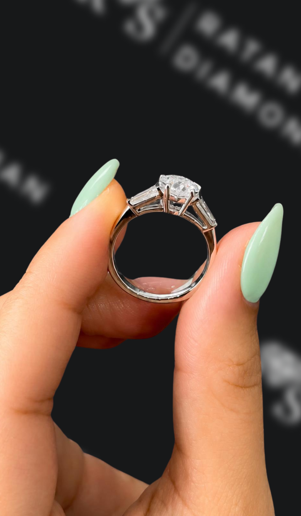 1 carat heart shaped natural diamond engagement ring by Ratan Sajan Diamonds Dubai