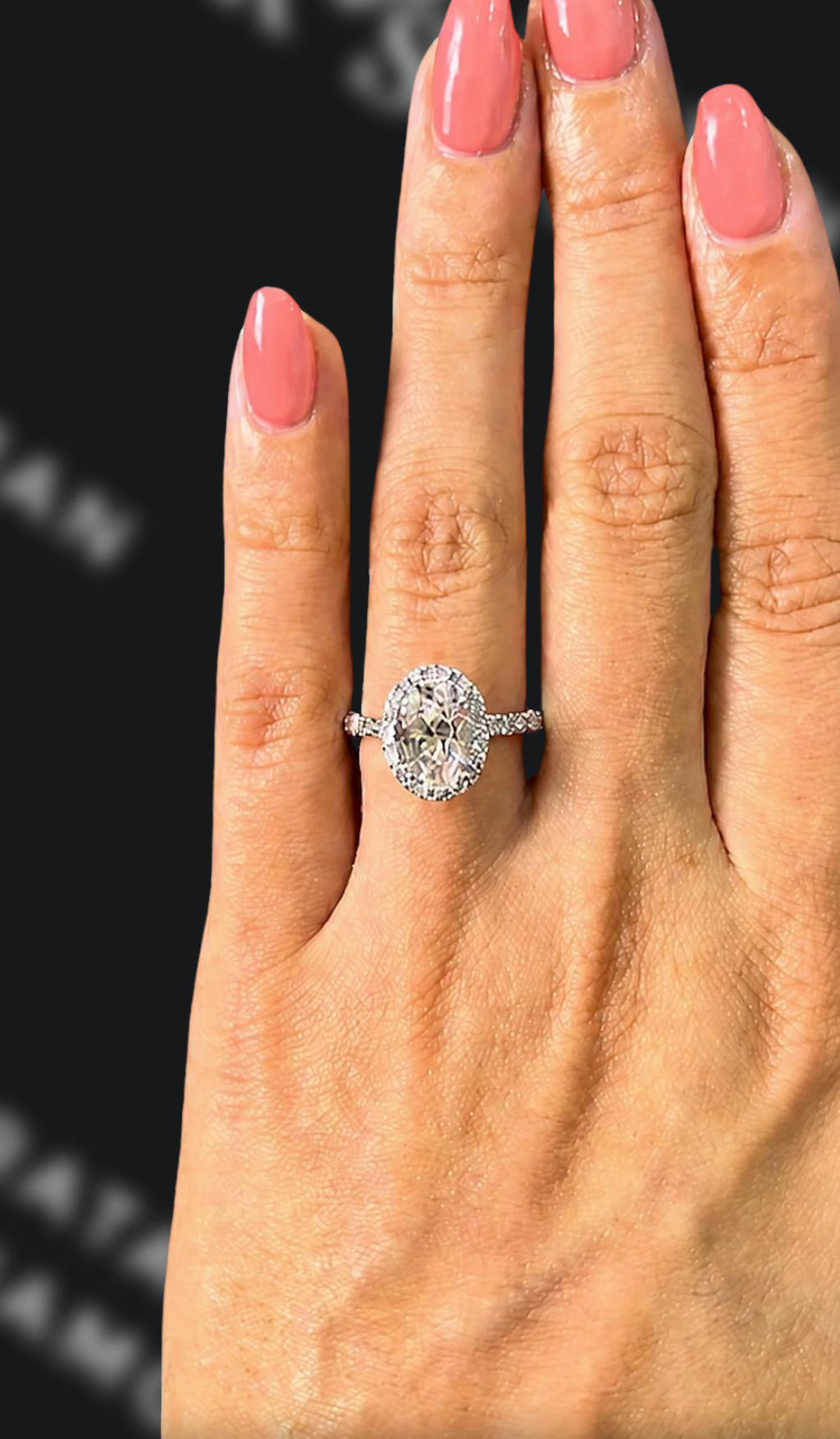2 carat oval natural diamond engagement ring by Ratan Sajan Diamonds Dubai
