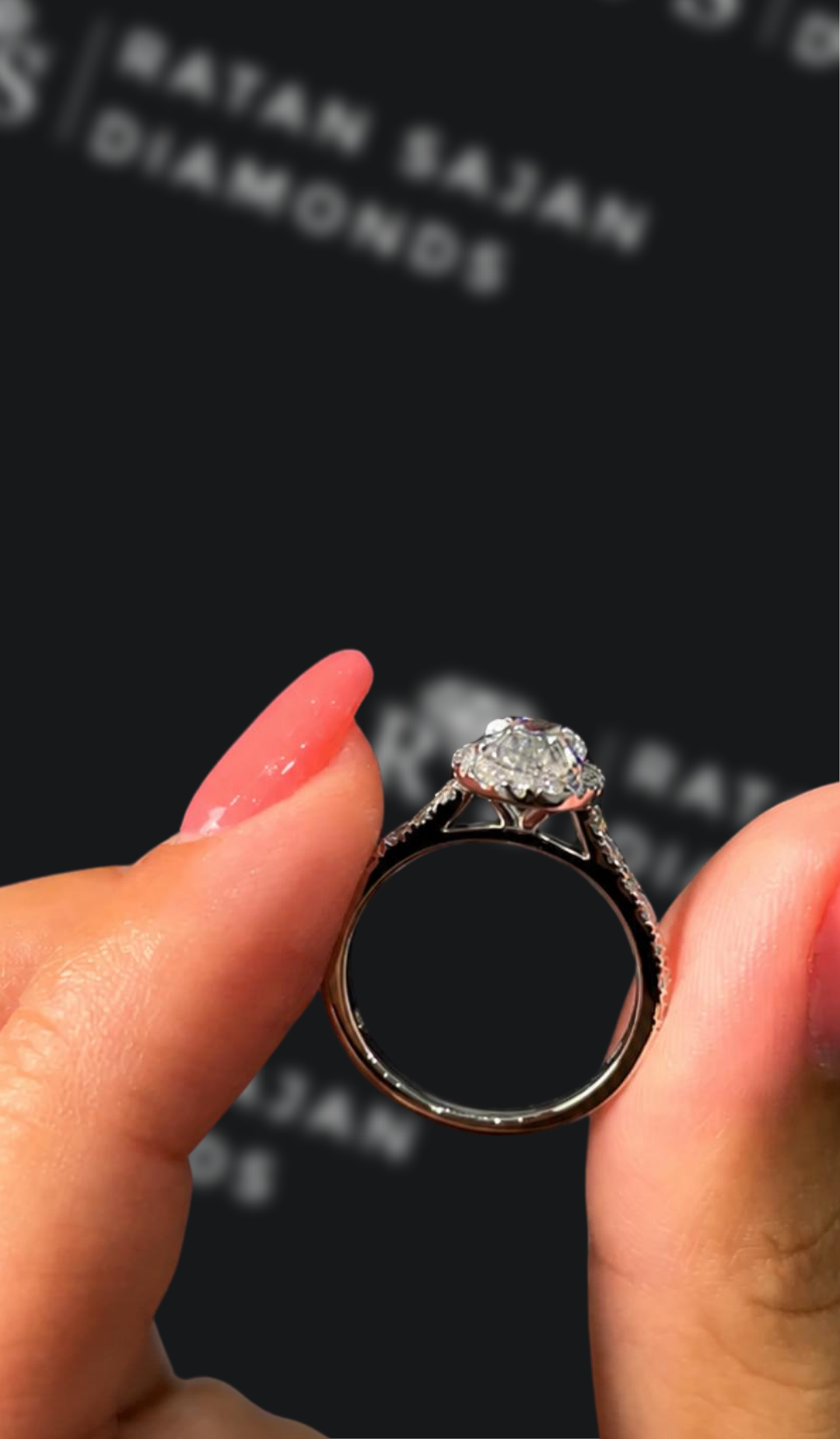 1 carat oval natural diamond engagement ring by Ratan Sajan Diamonds Dubai
