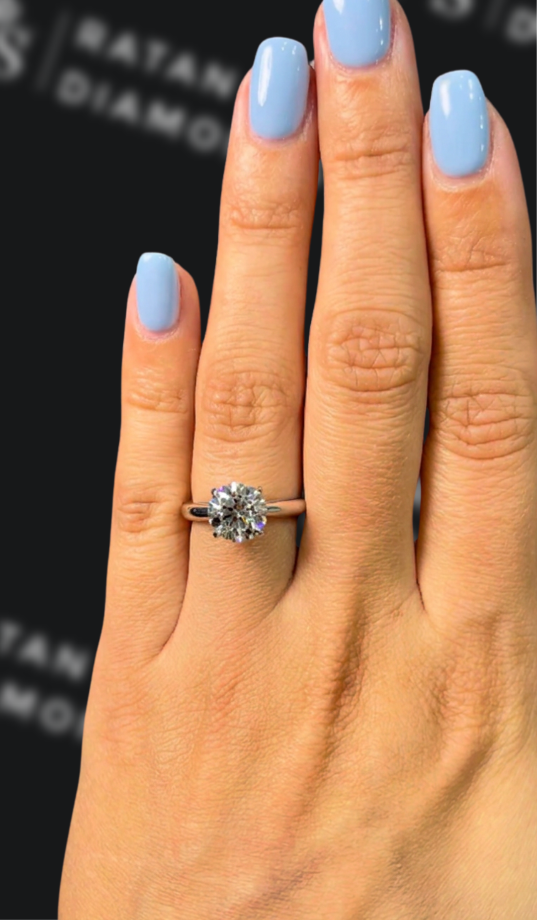 1.5 carat round brilliant natural diamond engagement ring by Ratan Sajan Diamonds Dubai