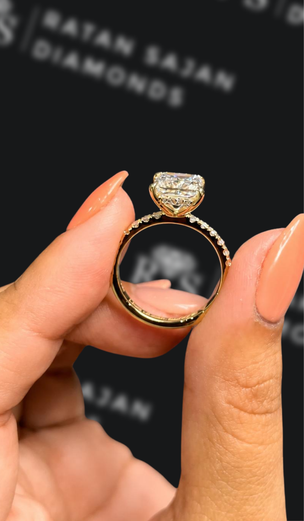2 carat princess cut natural diamond engagement ring by Ratan Sajan Diamonds Dubai