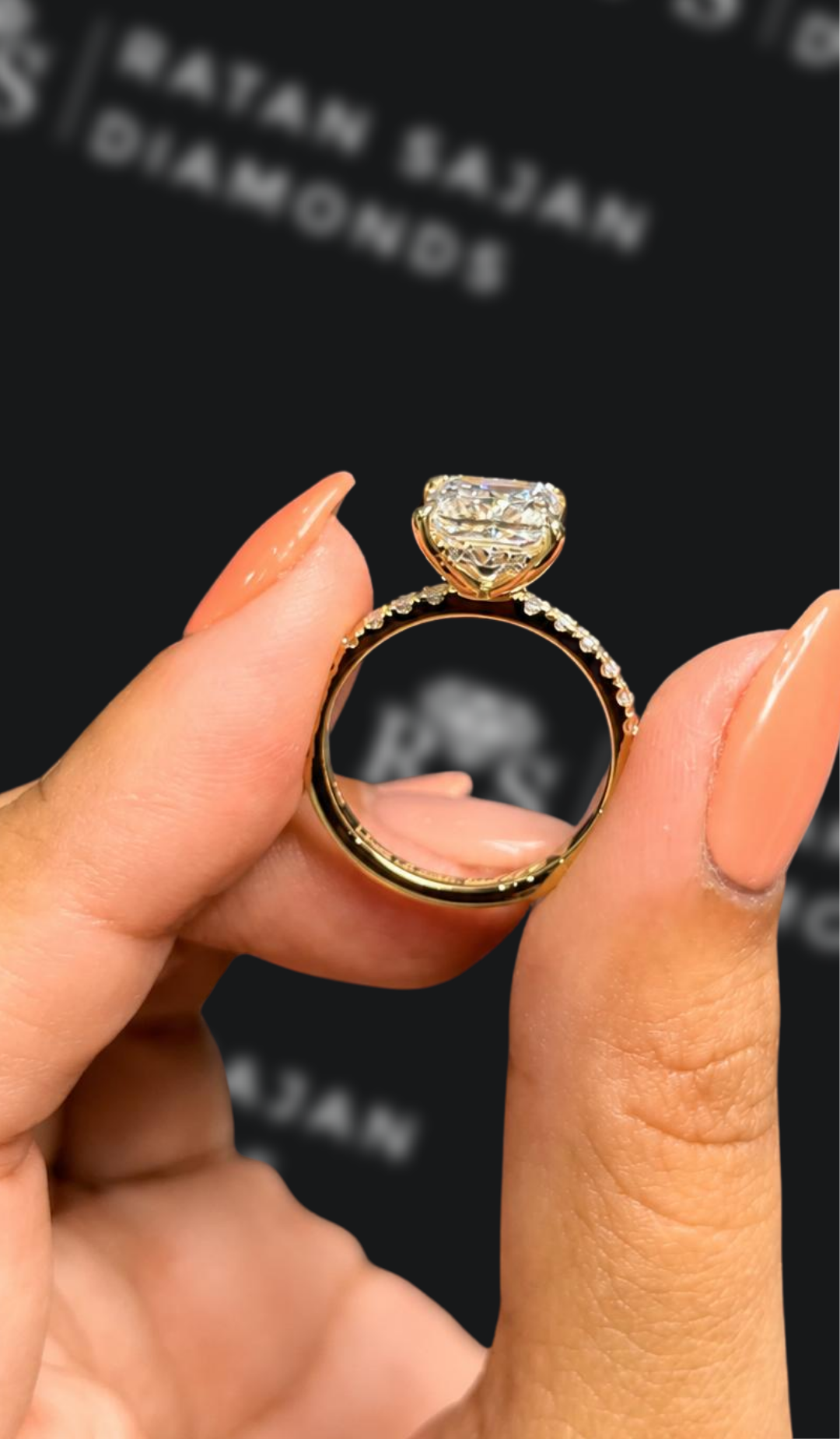 2 carat princess cut natural diamond engagement ring by Ratan Sajan Diamonds Dubai