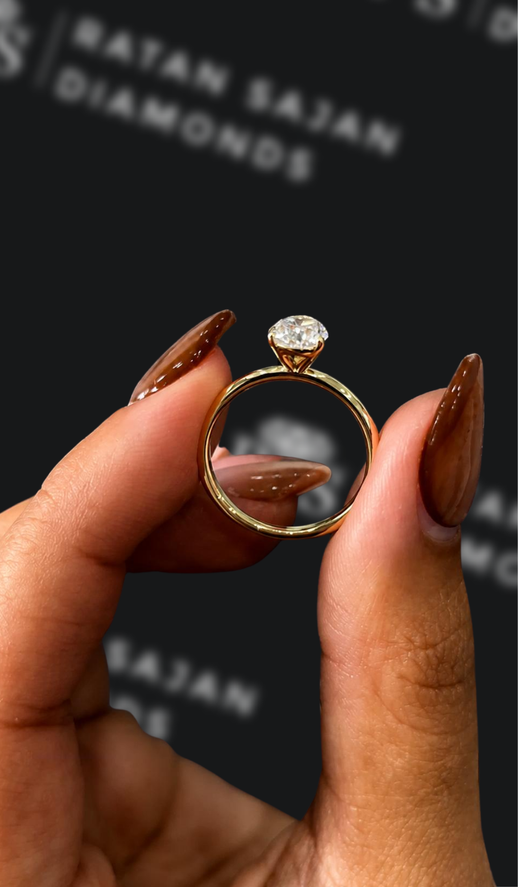 1 carat pear shaped natural diamond engagement ring by Ratan Sajan Diamonds Dubai