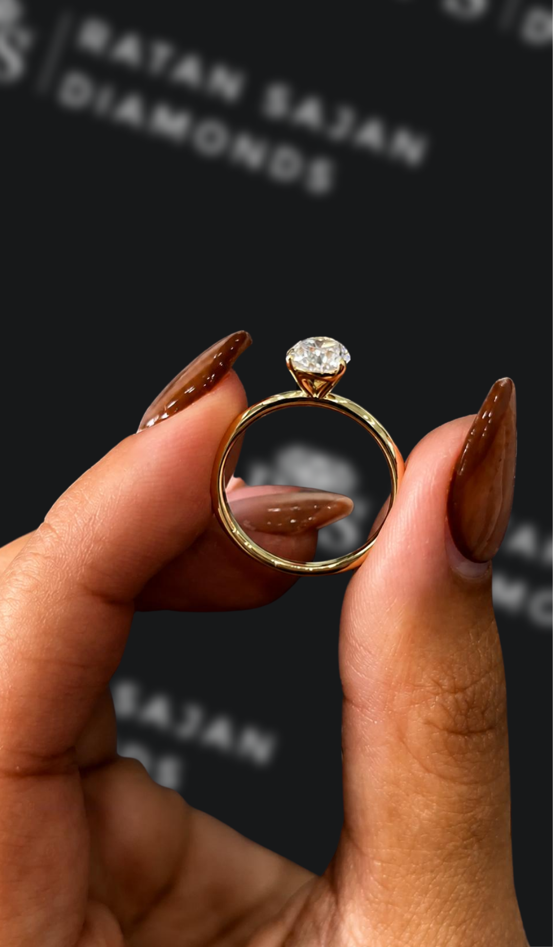 1 carat pear shaped natural diamond engagement ring by Ratan Sajan Diamonds Dubai
