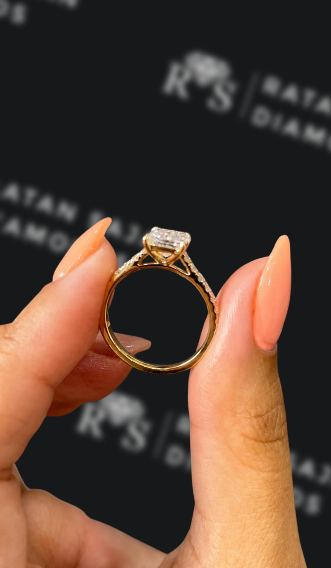 1 carat princess cut natural diamond engagement ring by Ratan Sajan Diamonds Dubai