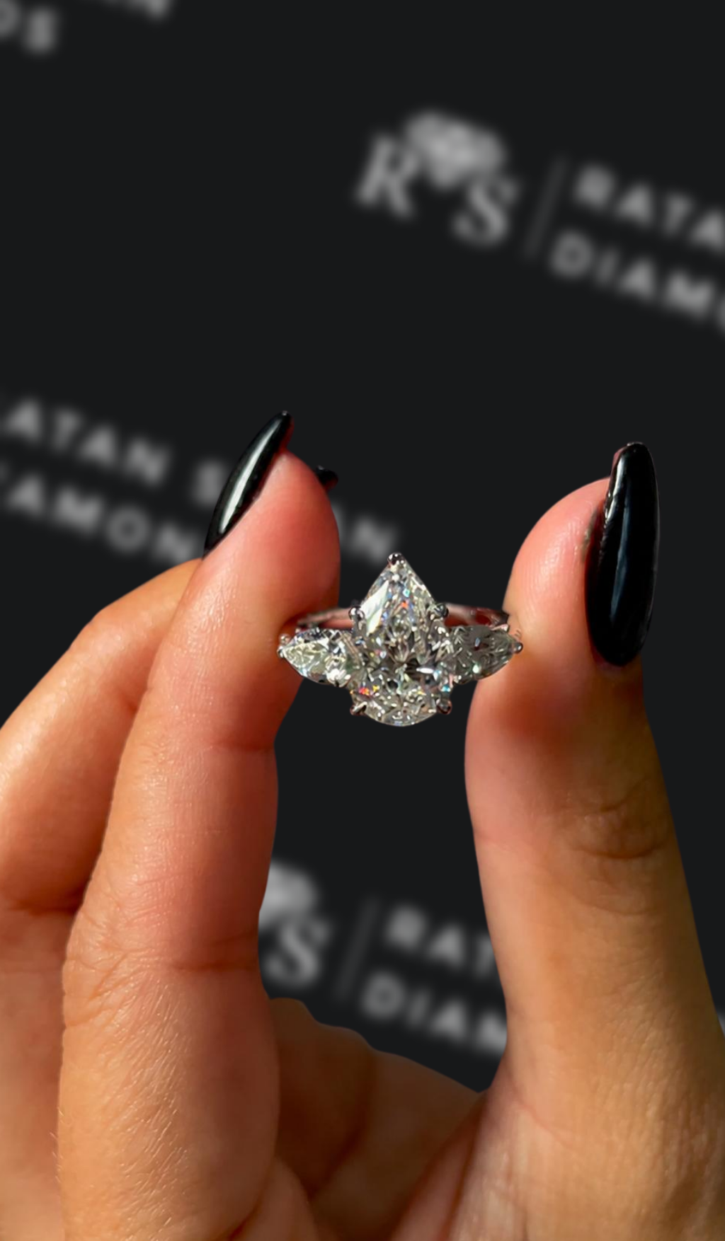 2.5 carat pear shaped natural diamond engagement ring by Ratan Sajan Diamonds Dubai