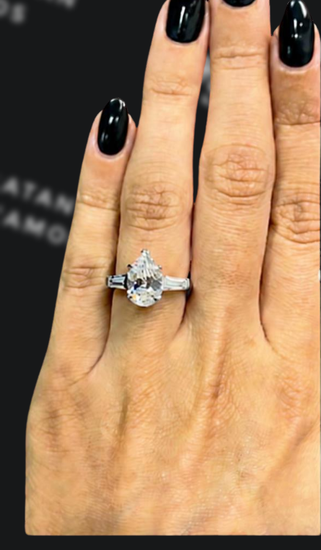 2 carat pear shaped natural diamond engagement ring by Ratan Sajan Diamonds Dubai