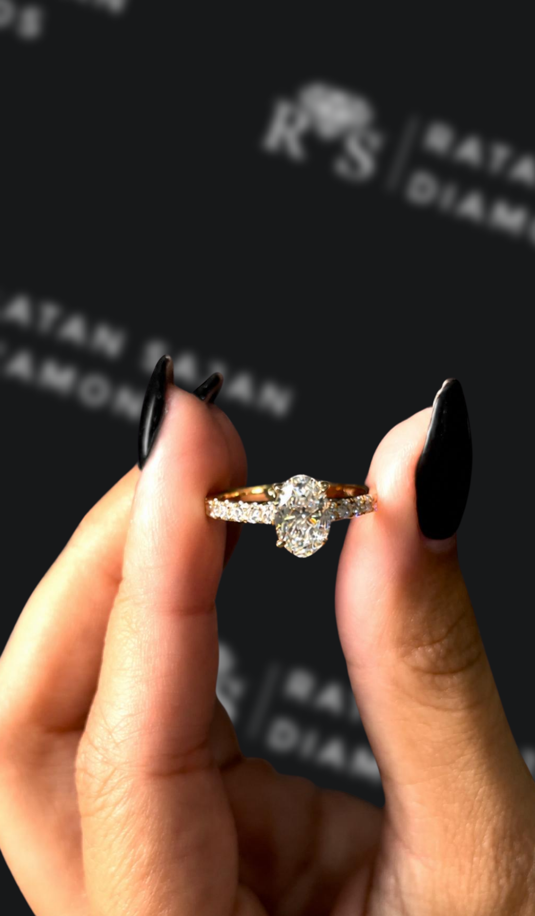 1 carat oval natural diamond engagement ring by Ratan Sajan Diamonds Dubai
