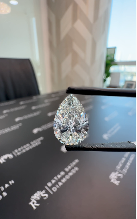 4.01 Carat - H VVS2 - Pear Shape - Natural Diamond - GIA certified