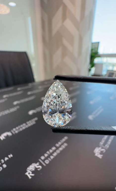 4.01 Carat – G VVS2 - Pear Shape – Natural Diamond