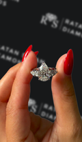2.5 carat pear shaped natural diamond engagement ring by Ratan Sajan Diamonds Dubai