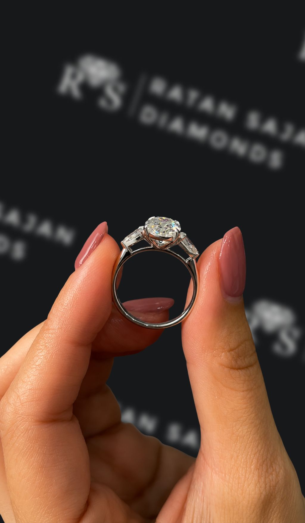 2 carat oval natural diamond engagement ring by Ratan Sajan Diamonds Dubai