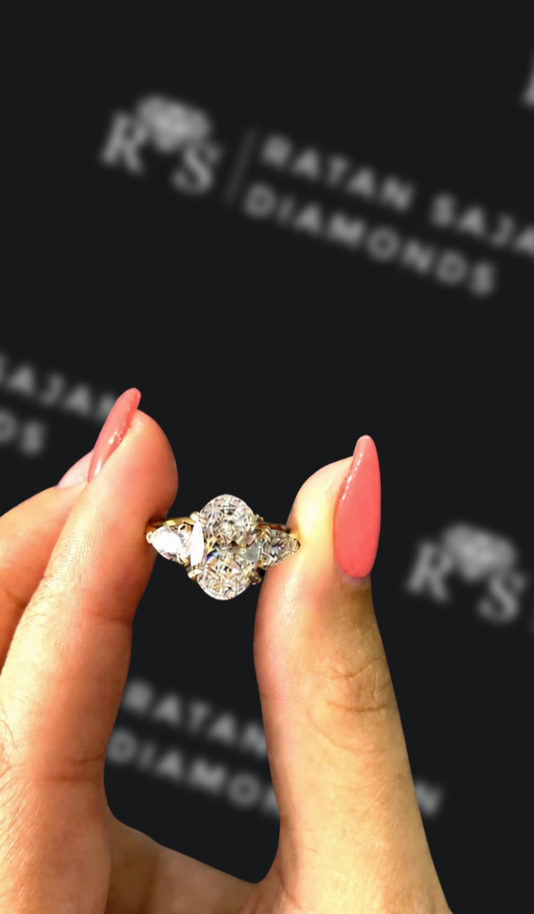 2 carat oval natural diamond engagement ring by Ratan Sajan Diamonds Dubai