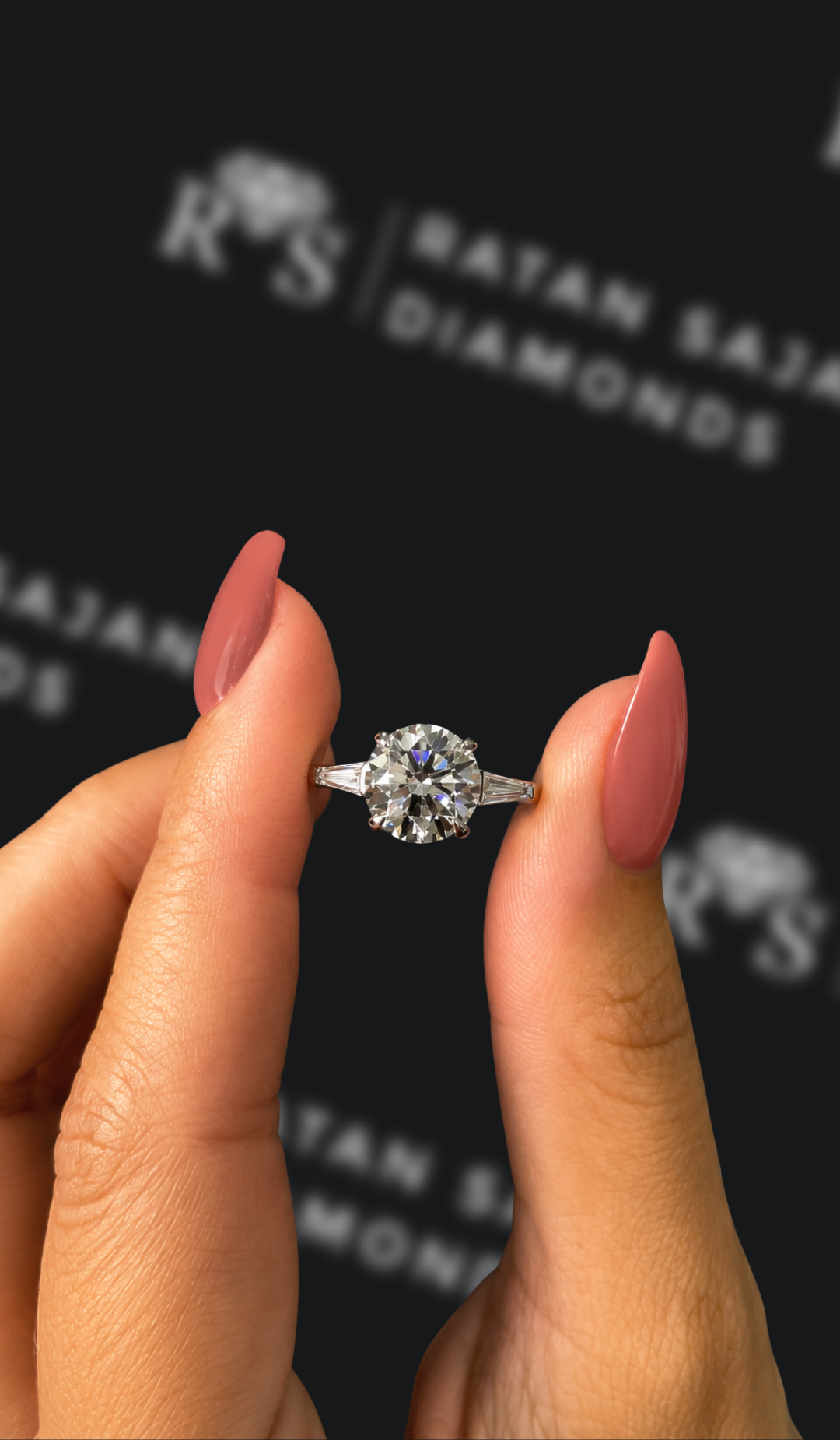 2.5 carat round brilliant natural diamond engagement ring by Ratan Sajan Diamonds Dubai