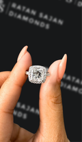 2 carat princess cut natural diamond engagement ring by Ratan Sajan Diamonds Dubai
