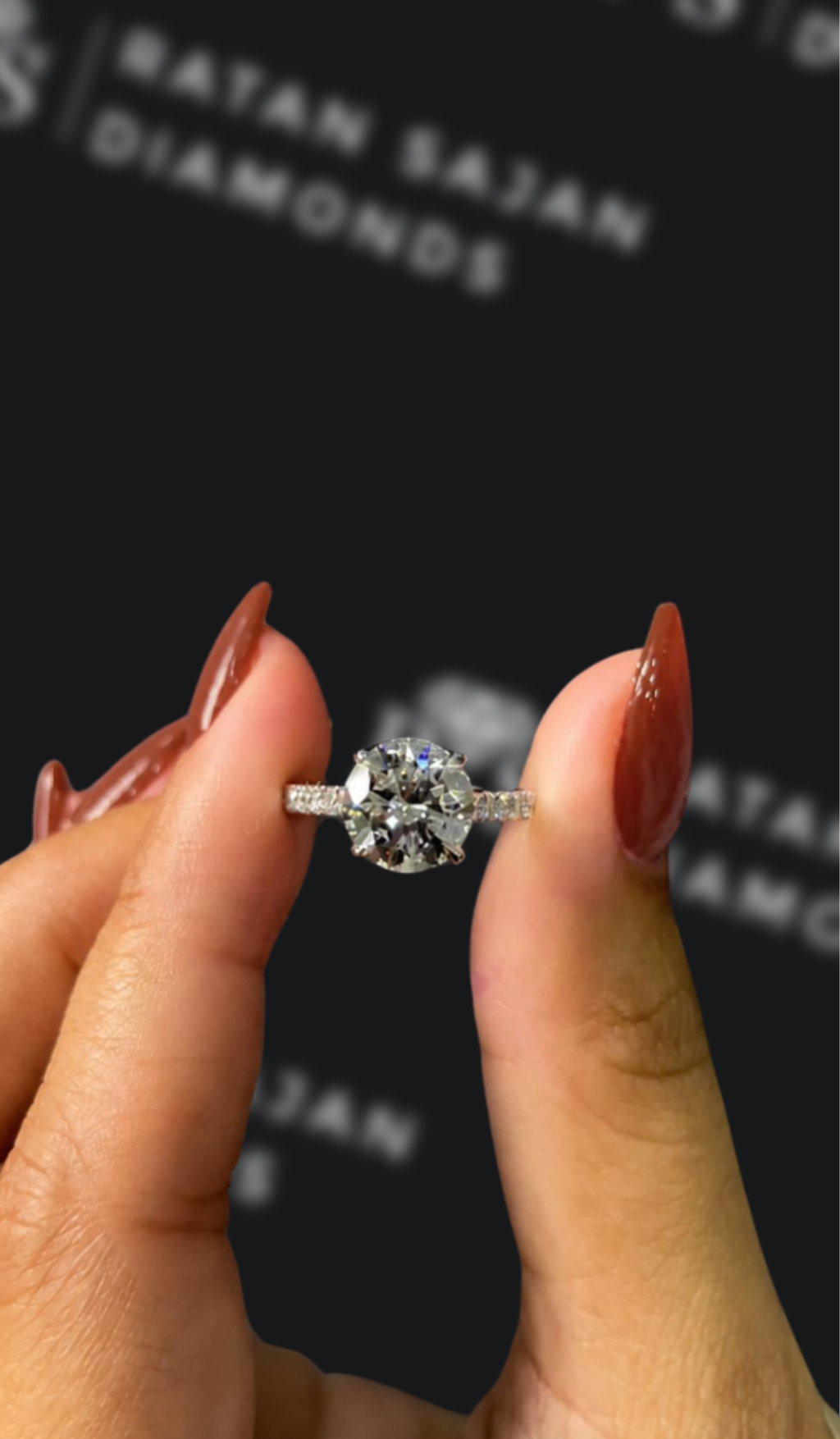 5 carat round brilliant natural diamond engagement ring by Ratan Sajan Diamonds Dubai