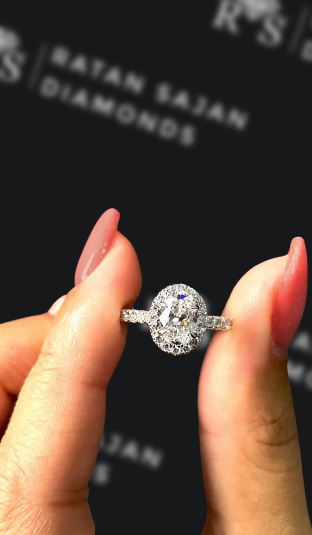 1 carat oval natural diamond engagement ring by Ratan Sajan Diamonds Dubai