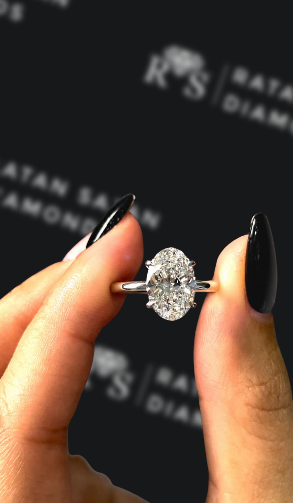 2 carat oval natural diamond engagement ring by Ratan Sajan Diamonds Dubai