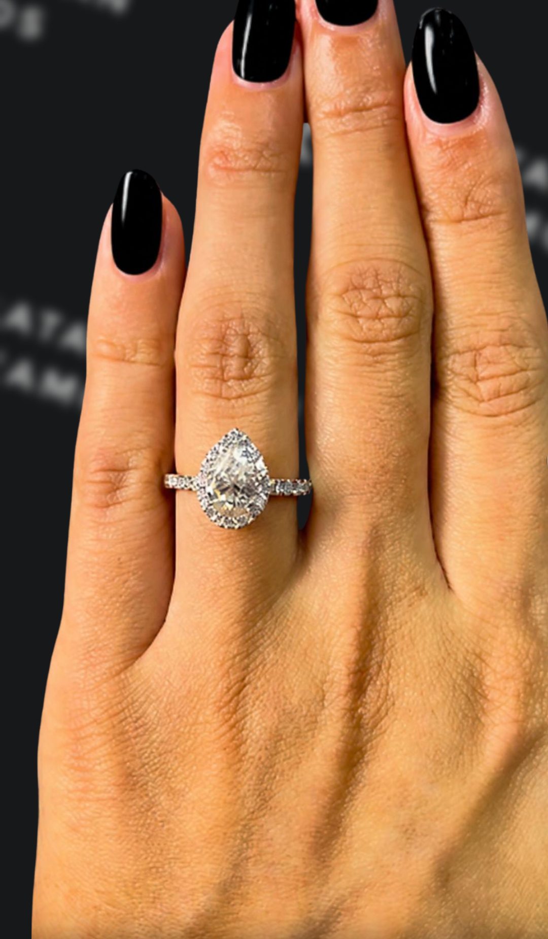 1 carat pear shaped natural diamond engagement ring by Ratan Sajan Diamonds Dubai