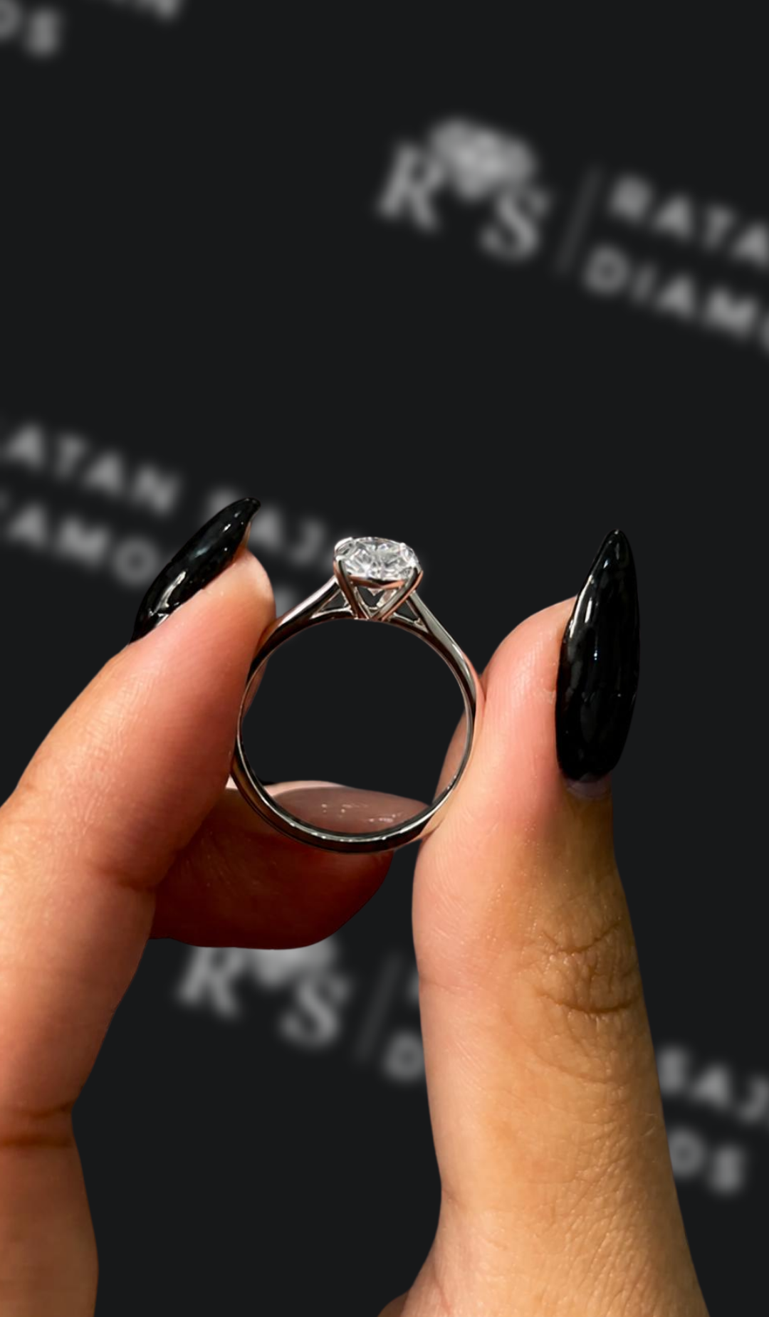 1 carat oval natural diamond engagement ring by Ratan Sajan Diamonds Dubai