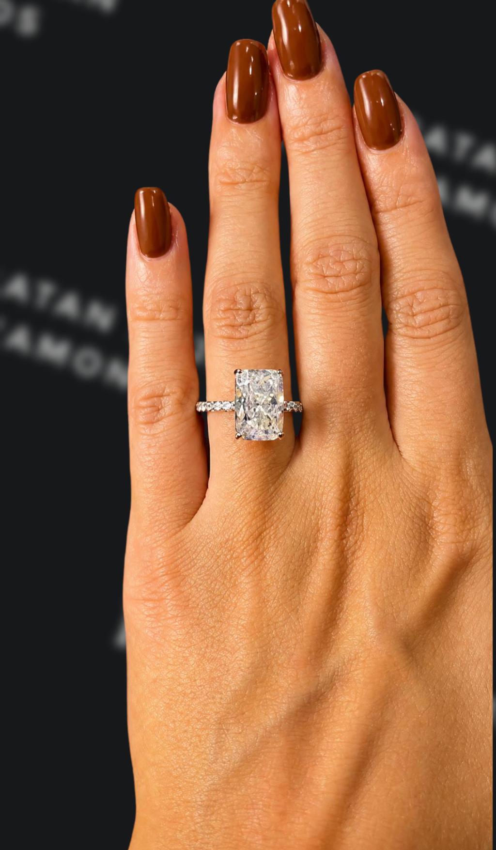 3 carat radiant cut natural diamond engagement ring by Ratan Sajan Diamonds Dubai