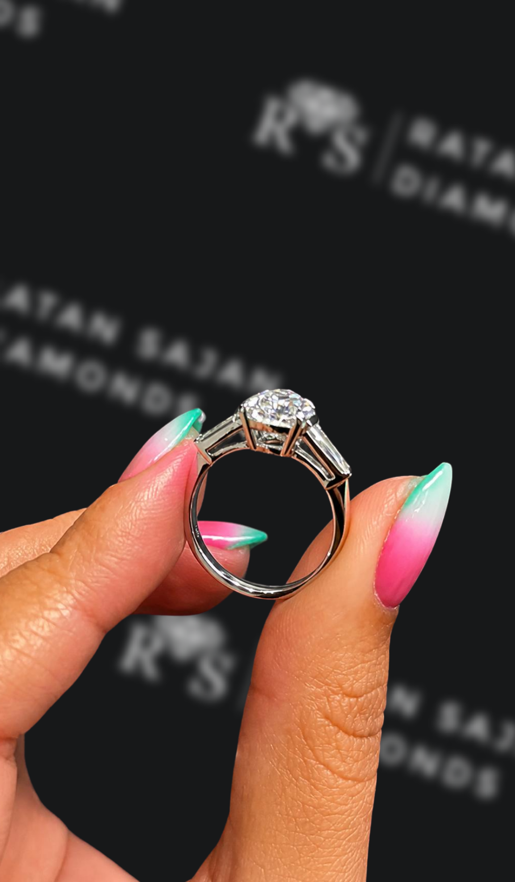 2 carat pear shaped natural diamond engagement ring by Ratan Sajan Diamonds Dubai