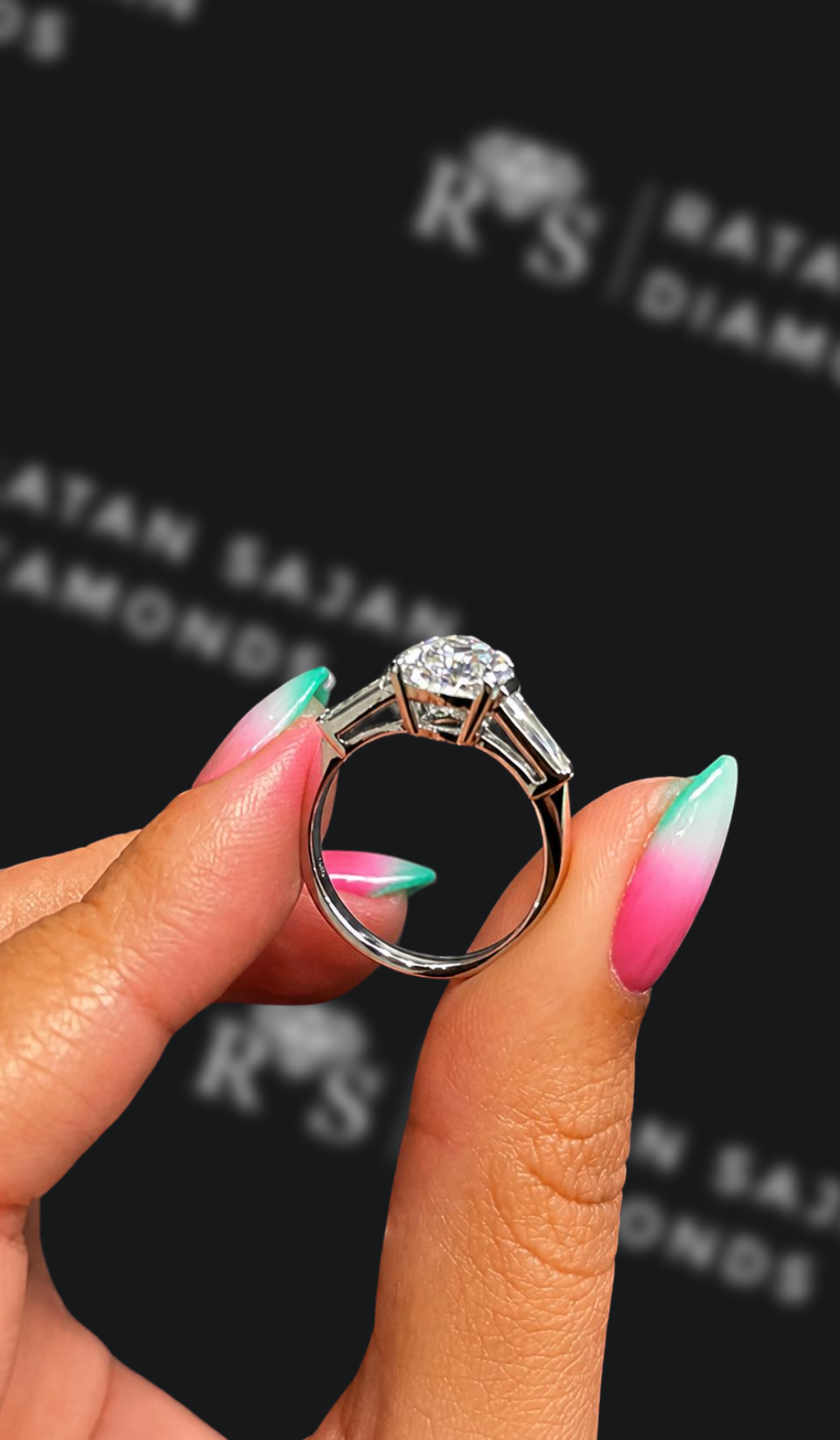 2 carat pear shaped natural diamond engagement ring by Ratan Sajan Diamonds Dubai