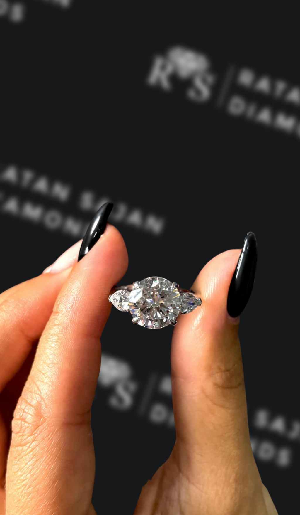 3 carat round brilliant natural diamond engagement ring by Ratan Sajan Diamonds Dubai