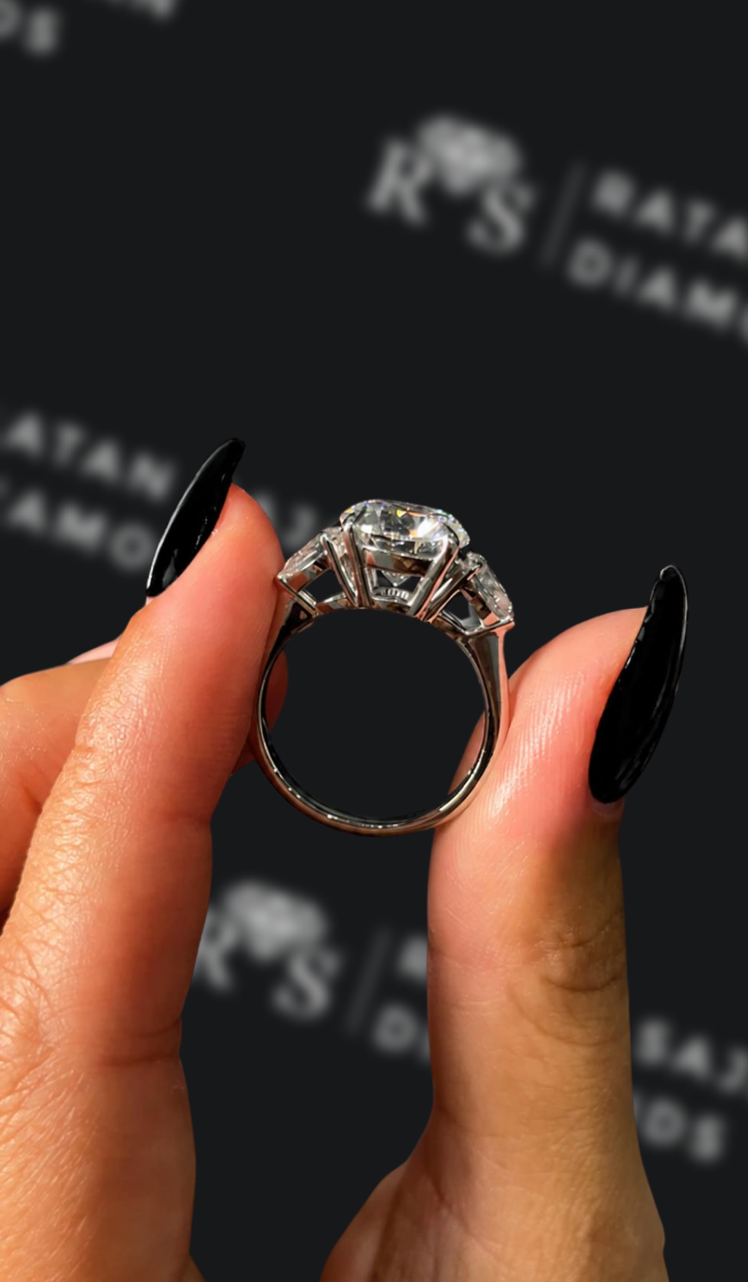 3 carat round brilliant natural diamond engagement ring by Ratan Sajan Diamonds Dubai