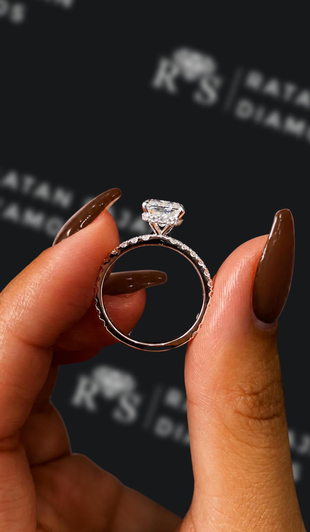 2 carat radiant cut natural diamond engagement ring by Ratan Sajan Diamonds Dubai