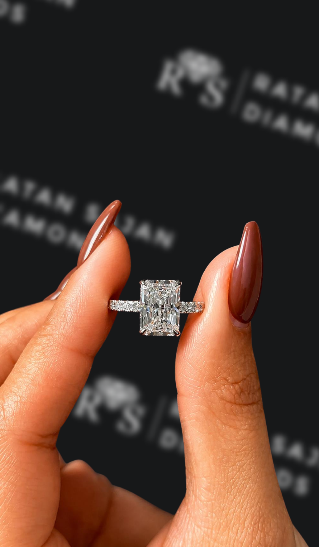 2 carat radiant cut natural diamond engagement ring by Ratan Sajan Diamonds Dubai
