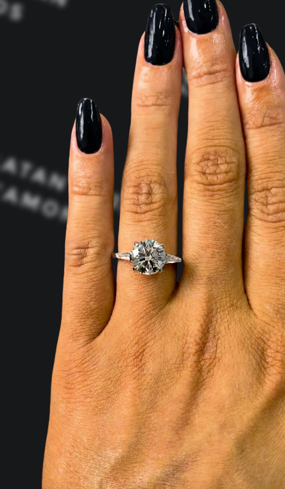 2.5 carat round brilliant natural diamond engagement ring by Ratan Sajan Diamonds Dubai