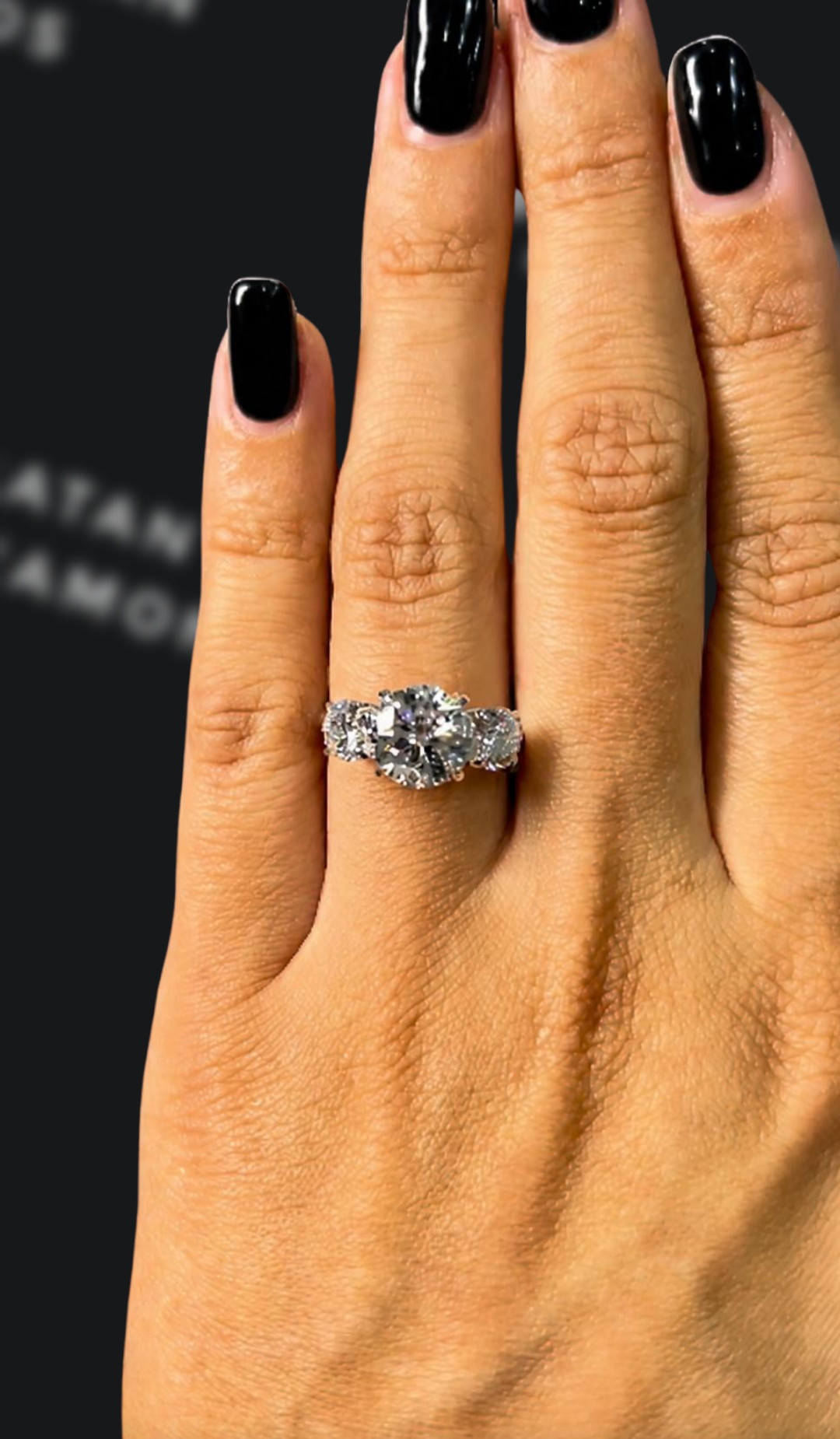 2 carat round brilliant natural diamond engagement ring by Ratan Sajan Diamonds Dubai