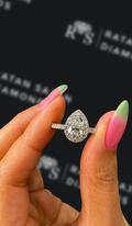 1 carat pear shaped natural diamond engagement ring by Ratan Sajan Diamonds Dubai