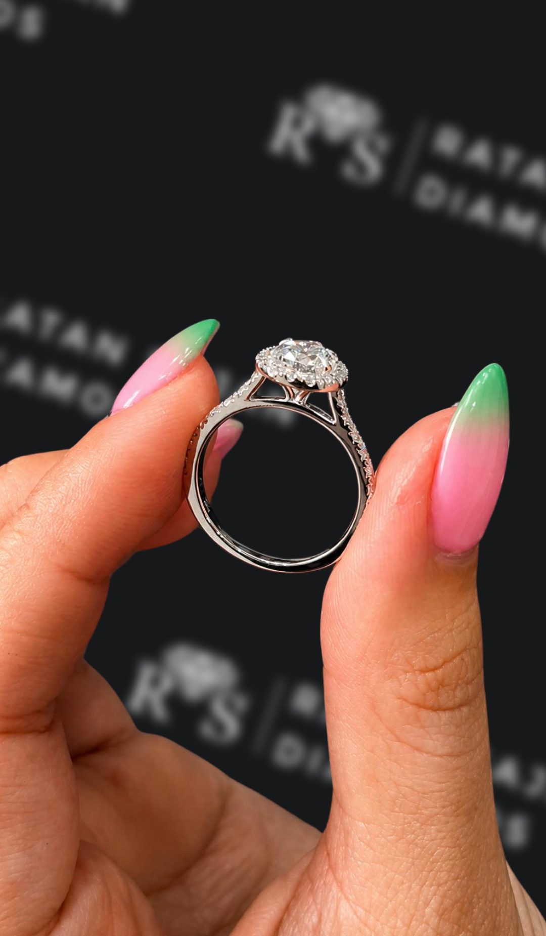1 carat pear shaped natural diamond engagement ring by Ratan Sajan Diamonds Dubai