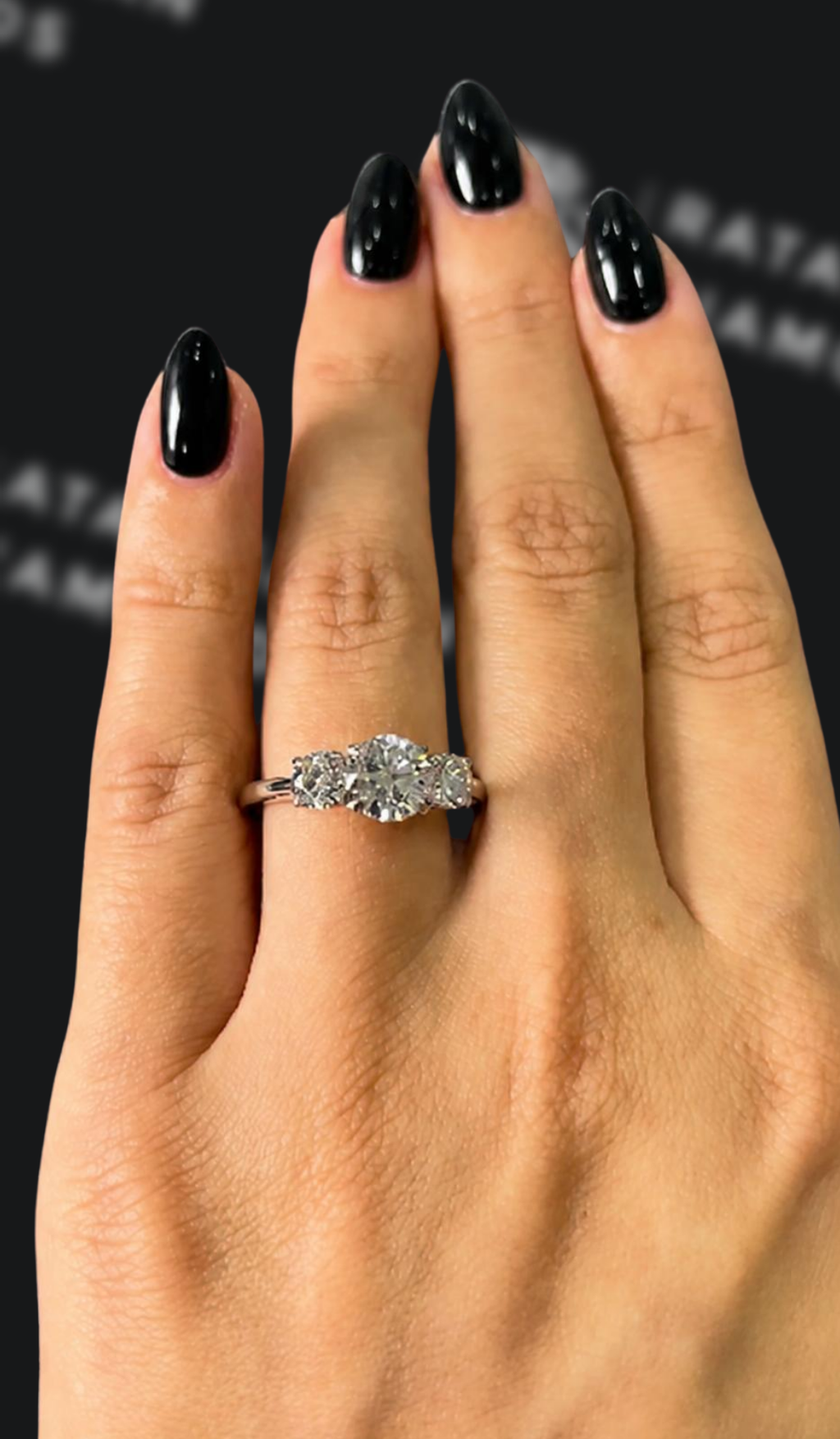 1 carat round brilliant natural diamond engagement ring by Ratan Sajan Diamonds Dubai