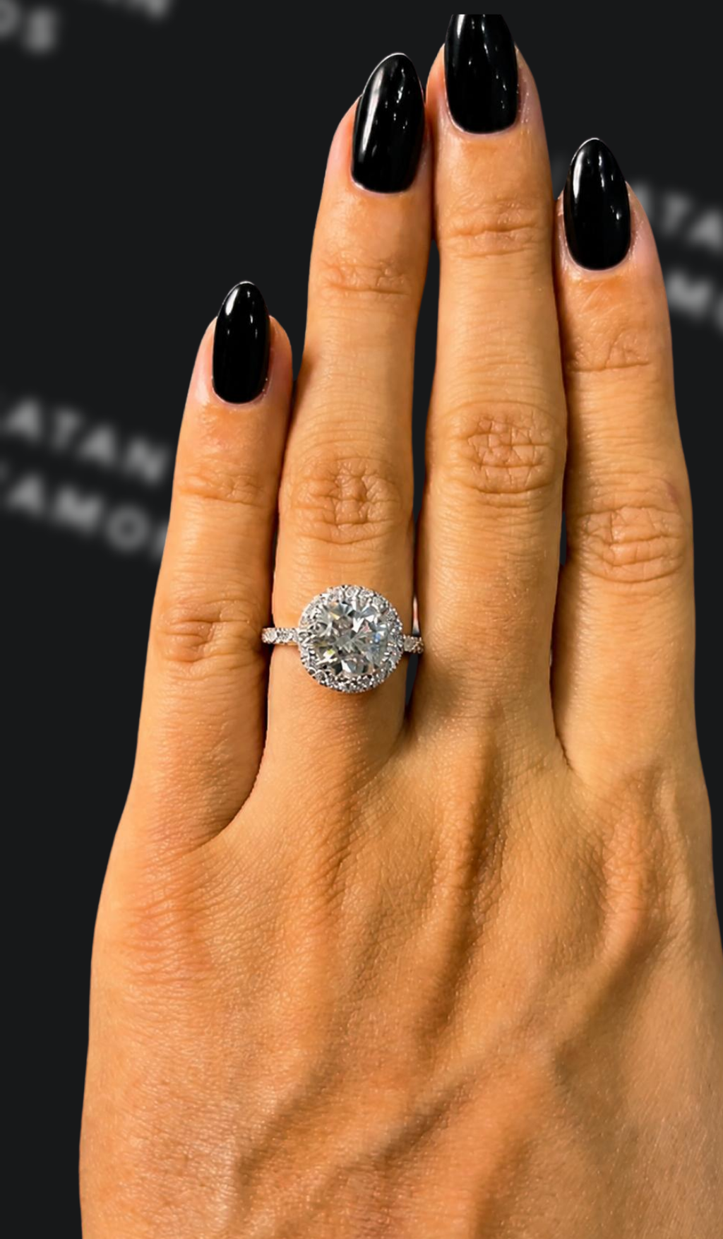 2 carat round brilliant natural diamond engagement ring by Ratan Sajan Diamonds Dubai