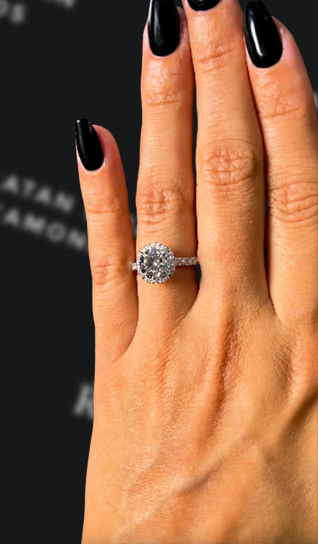 1.5 carat round brilliant natural diamond engagement ring by Ratan Sajan Diamonds Dubai