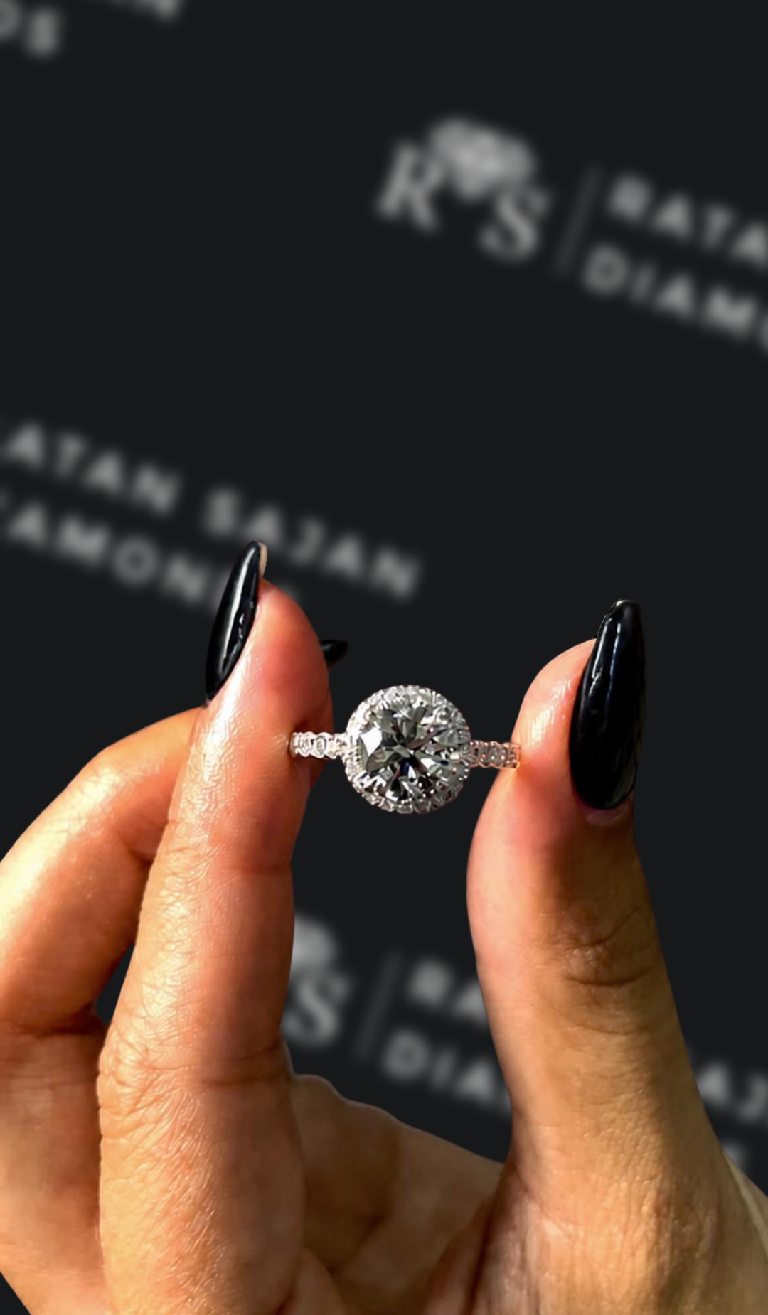 1.5 carat round brilliant natural diamond engagement ring by Ratan Sajan Diamonds Dubai